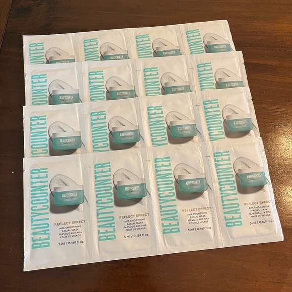 Beautycounter Reflect Effect AHA Smoothing Facial Mask 16 sample packets - Picture 2 of 5